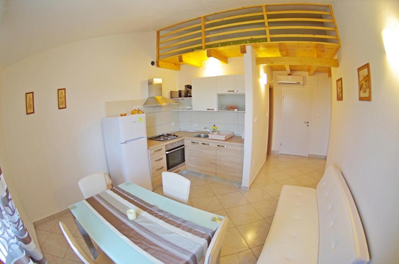 Holiday Apartments In House Sanja Rakalj Esterno foto
